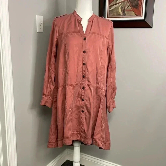 HOLDING HORSES Dresses & Skirts - Anthropologie Holding Horses pink Oversize Button Front Swing Dress Jacket 10